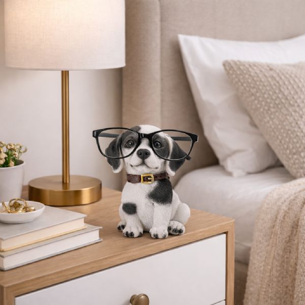 Wholesale Eyeglass Holder For Nightstand Or Desk Decorative Resin Glasses Holder Figurine Beagle